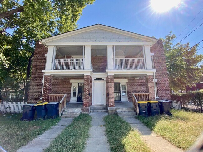 Primary Photo - 1115 E 41st St