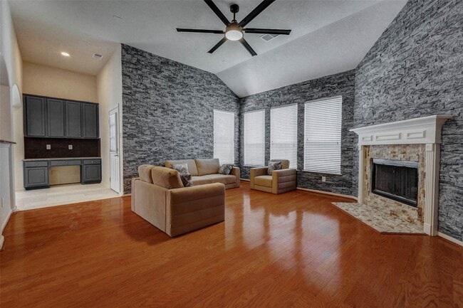 Building Photo - 26603 Summerbend Hollow Ln