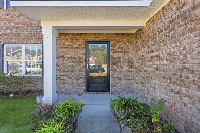 Building Photo - 3 Bedroom Griffin Park Home on Quiet Cul-de-Sac