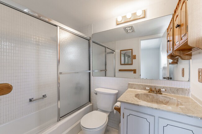 Building Photo - 251 S Cypress Rd