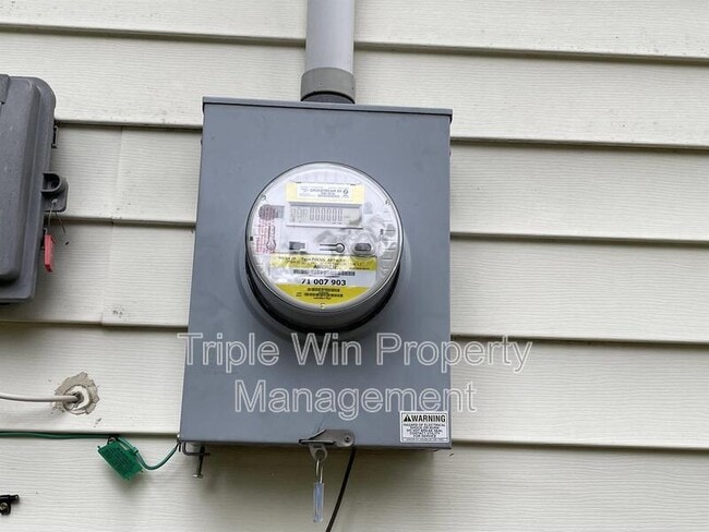 Building Photo - 2733 Tiara Dr