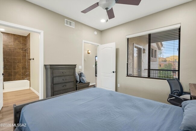 Building Photo - 2550 E River Rd