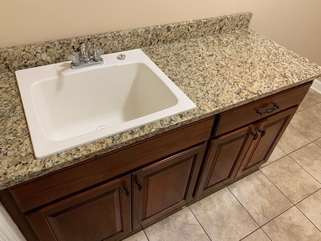 Building Photo - Sommer Brooke Subdivision!!  Office!