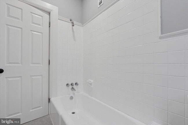Building Photo - 162 N 62nd St
