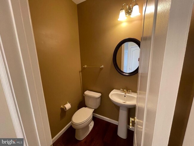 Building Photo - 21330 Meadow Field Ct