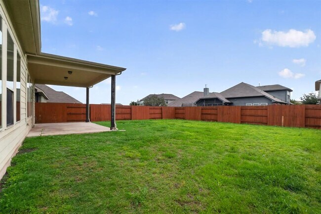 Building Photo - 348 Vista Gardens Dr