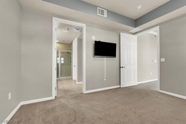 Building Photo - 2405 W Serene Ave