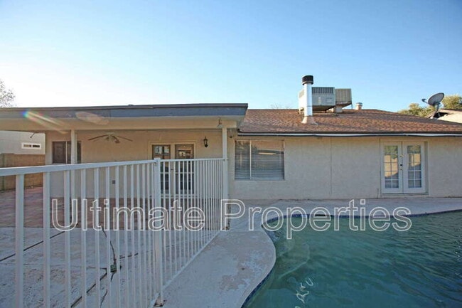 Building Photo - 5736 W Angela Dr
