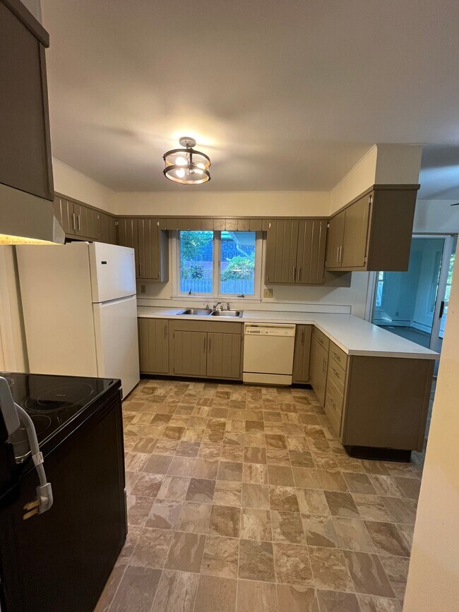 Building Photo - 7262 Patane Dr