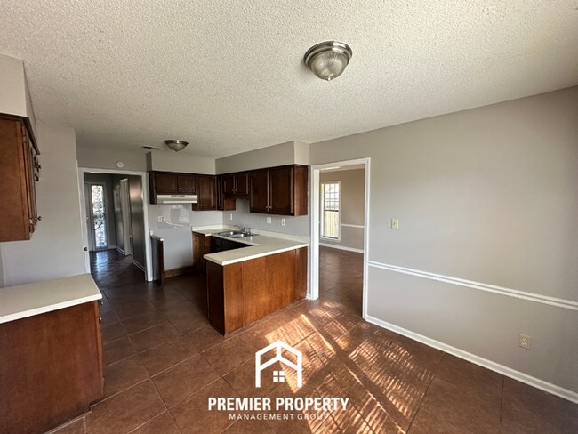 Building Photo - 6739 Pheasant Walk Cove