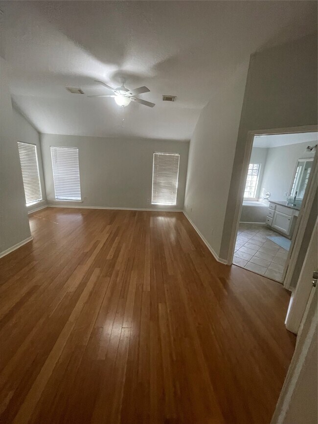 Building Photo - 35 Barn Lantern Pl