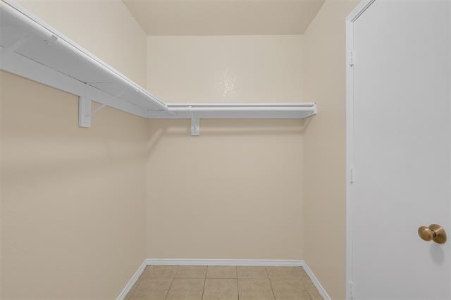 Building Photo - 7409 Meadow Creek Dr