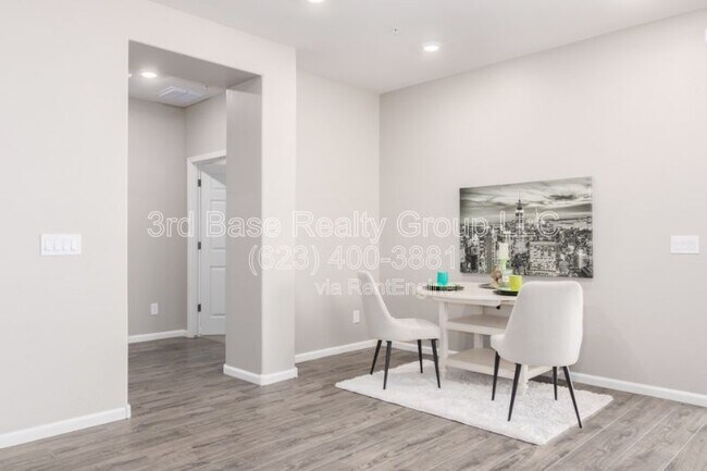 Building Photo - 21242 W Wilshire Dr