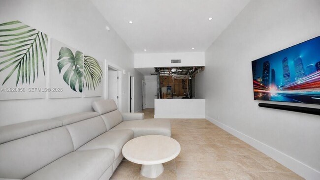 Building Photo - 6917 Collins Ave