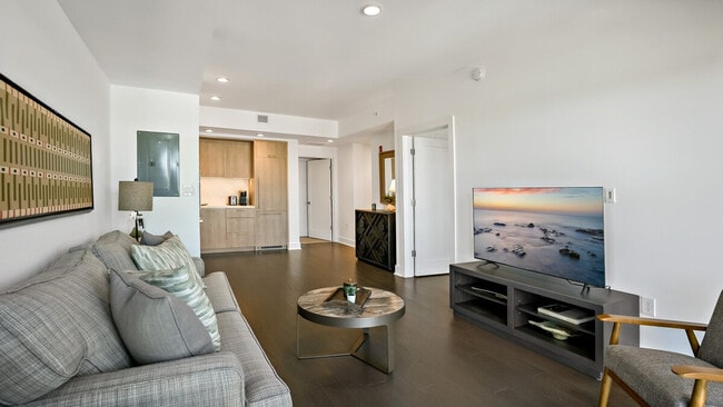 Building Photo - 1926 6th St NW