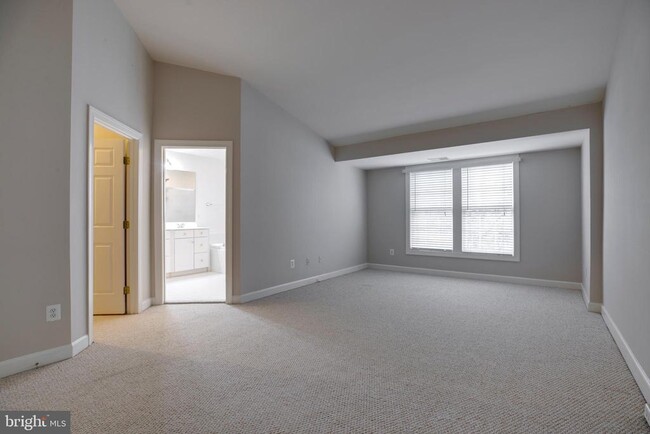Building Photo - 12691 Heron Ridge Dr