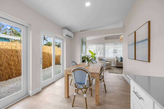 Building Photo - 637 S Orlando Ave
