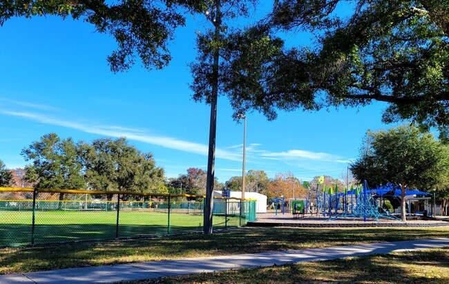 Building Photo - 2 Bedroom Single Family Home in Central Gulfport
