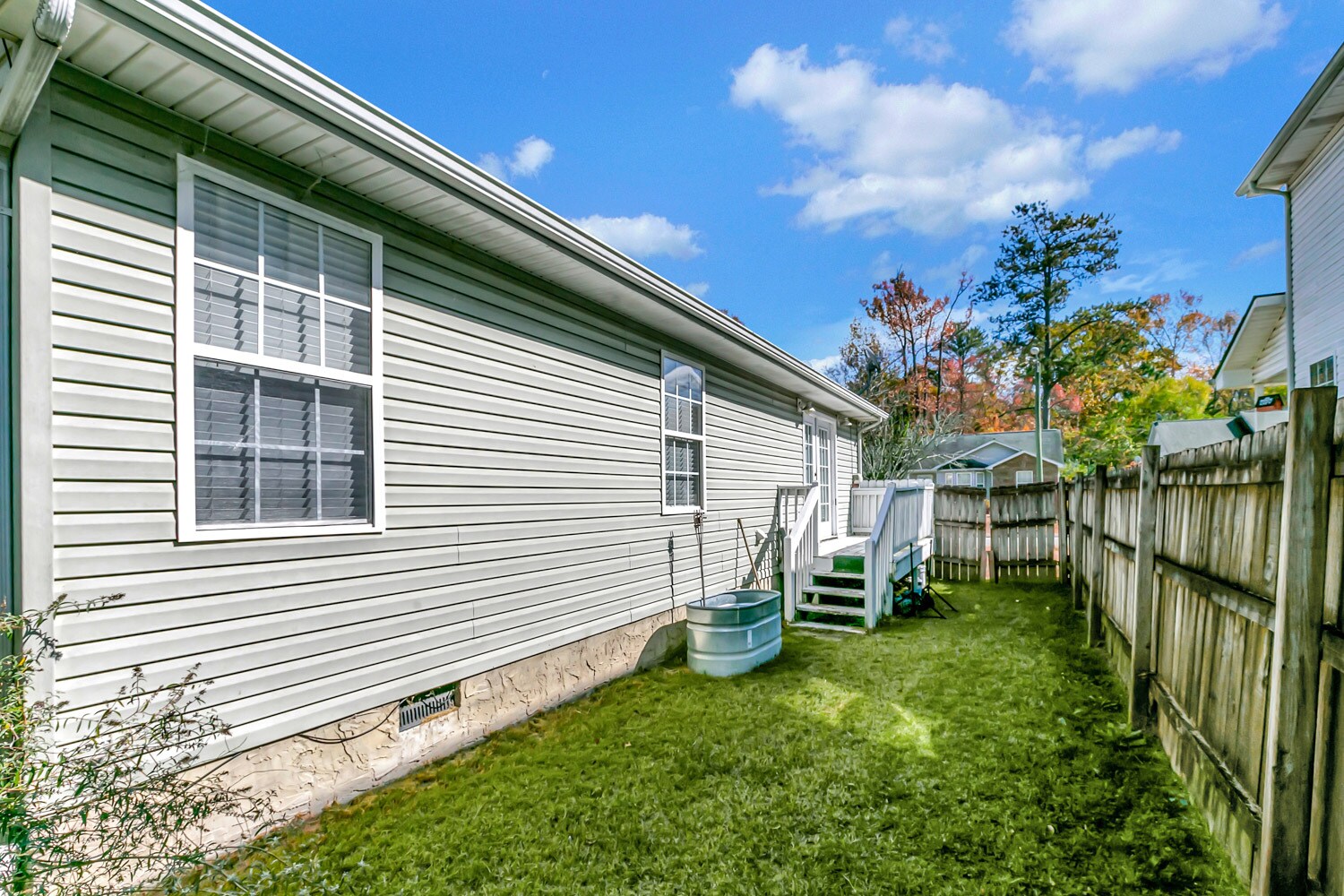 Building Photo - 1549 Cora Dr