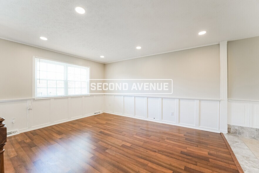 Building Photo - 204 Dolomite Dr