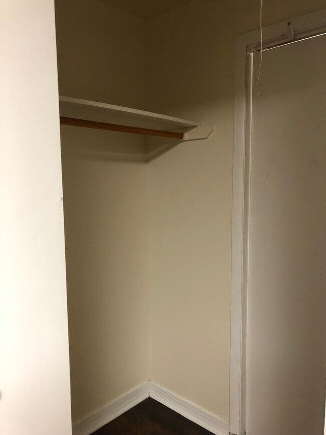 Building Photo - 601 Chestnut Ave