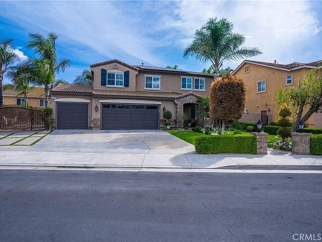 Building Photo - Absolutely Stunning home in Eastvale & loc...