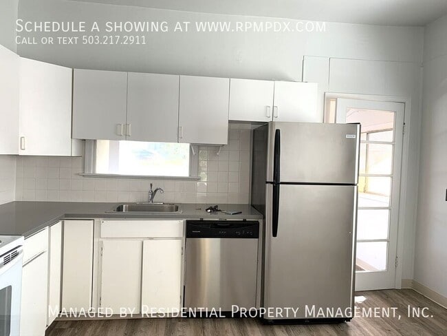 Building Photo - 5616 SE Mall St