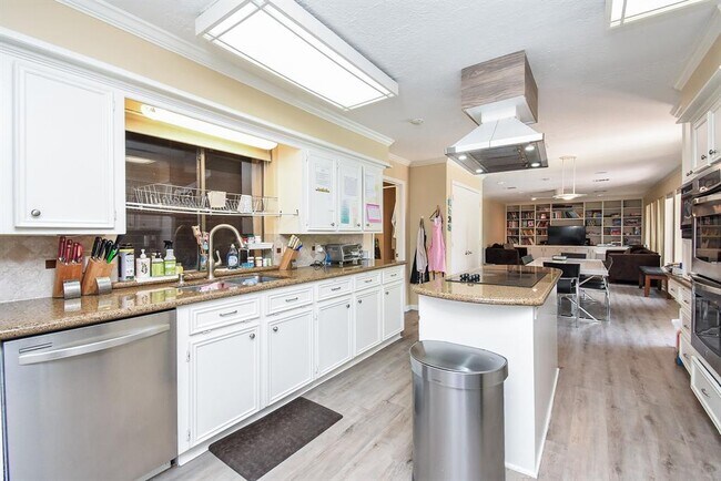 Building Photo - 7719 Apache Plume Dr