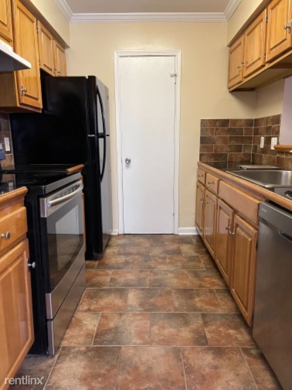 Building Photo - 2 br, 2.5 bath Townhome - 275 Bracewell Dr