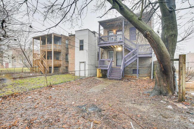 Building Photo - 7442 S Ingleside Ave