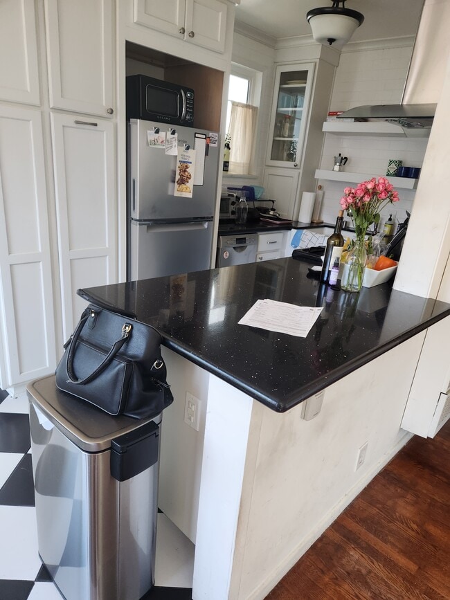 kitchen - 2904 Grand Canal