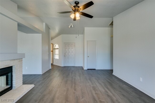 Building Photo - 1670 Rocking Horse Dr