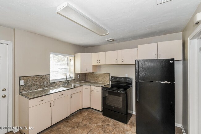 Building Photo - 3807 Cambay Pl