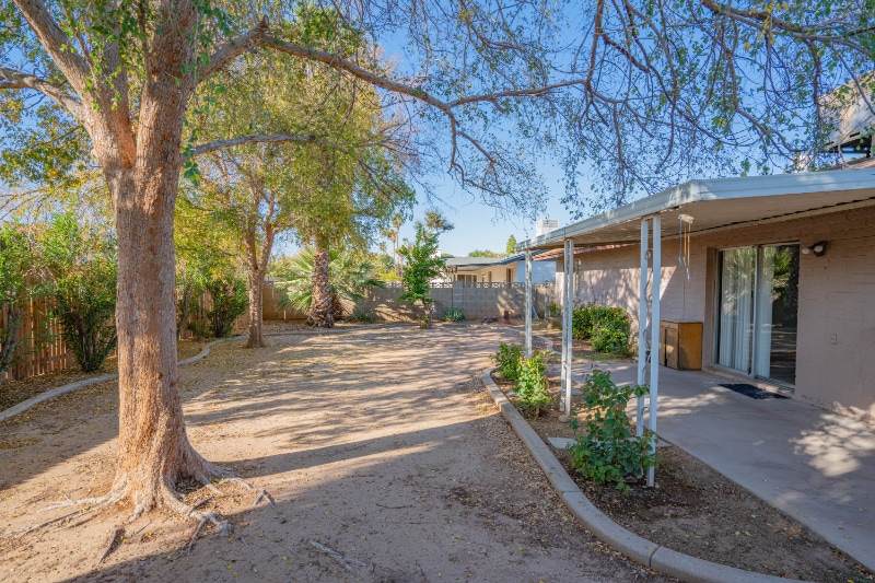 Building Photo - 2035 E Cornell Dr