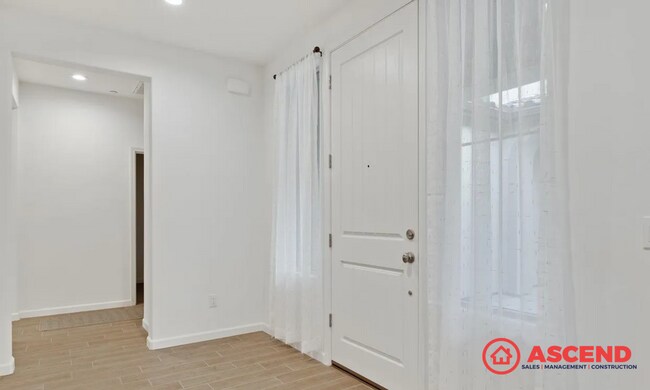 Building Photo - Beautiful 3-Bedroom Home in HOA Community with Pool & Full Appliances!