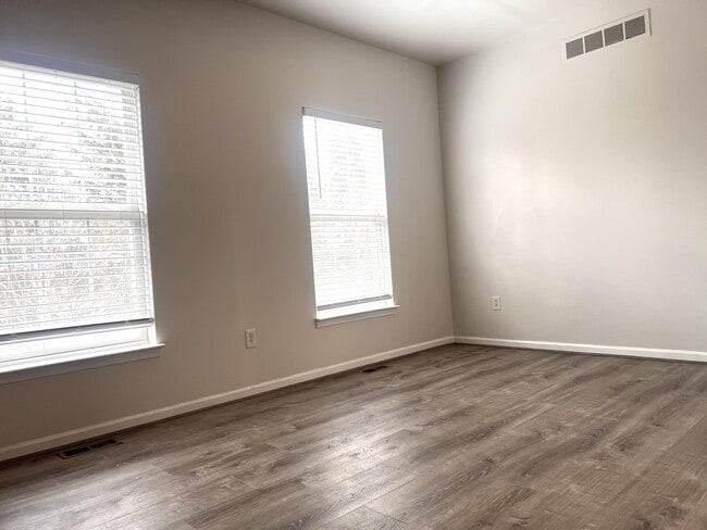 Building Photo - 44725 Ellery Ln