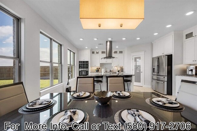 Building Photo - 6309 SW Oakmont Blvd