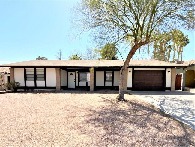 Primary Photo - 3137 La Mesa Dr