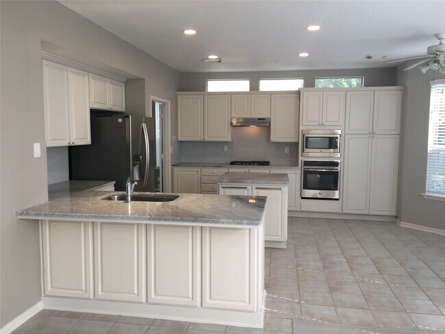 Building Photo - 26 Misted Lilac Pl