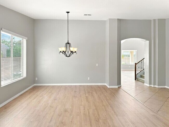 Building Photo - Gilbert 5-Bedroom Home with Pool, Loft & Primary Suite Downstairs – Minutes from Gilbert Regional...