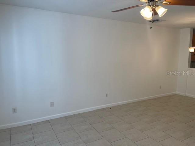 Building Photo - 915 Vineland Pl