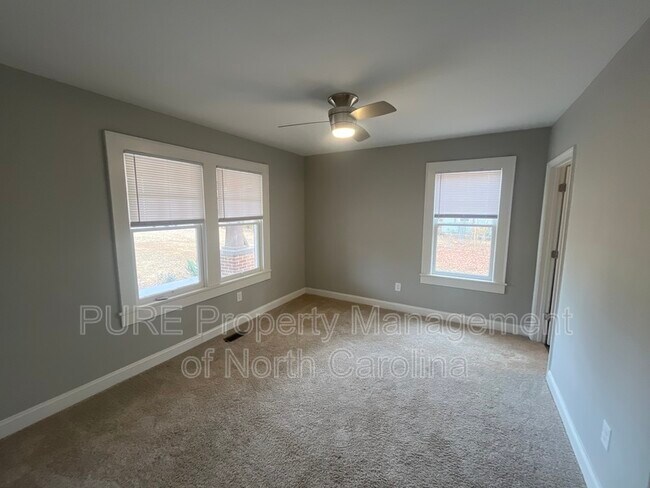 Building Photo - 3355 E Ridge Rd