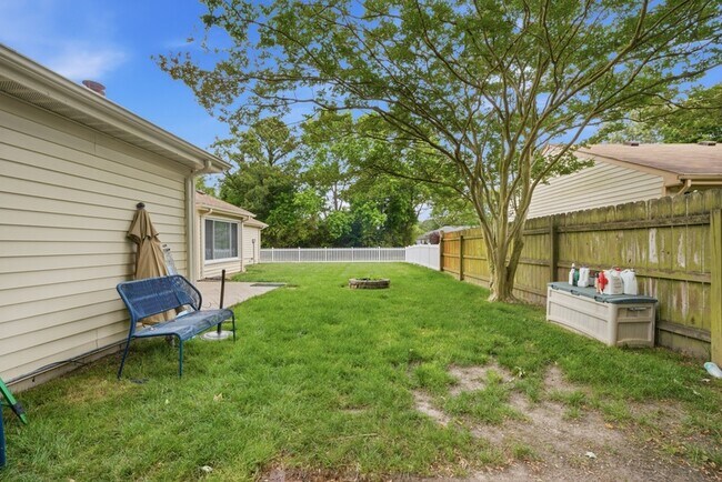 Building Photo - 2252 Newstead Dr