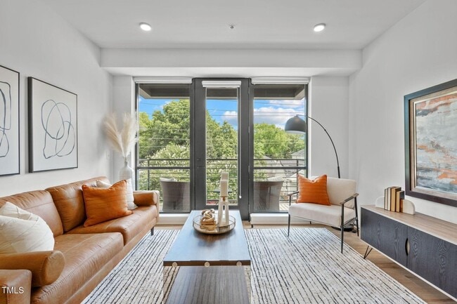 Building Photo - **OFFERING 50% OFF THE FIRST MONTH'S RENT*...