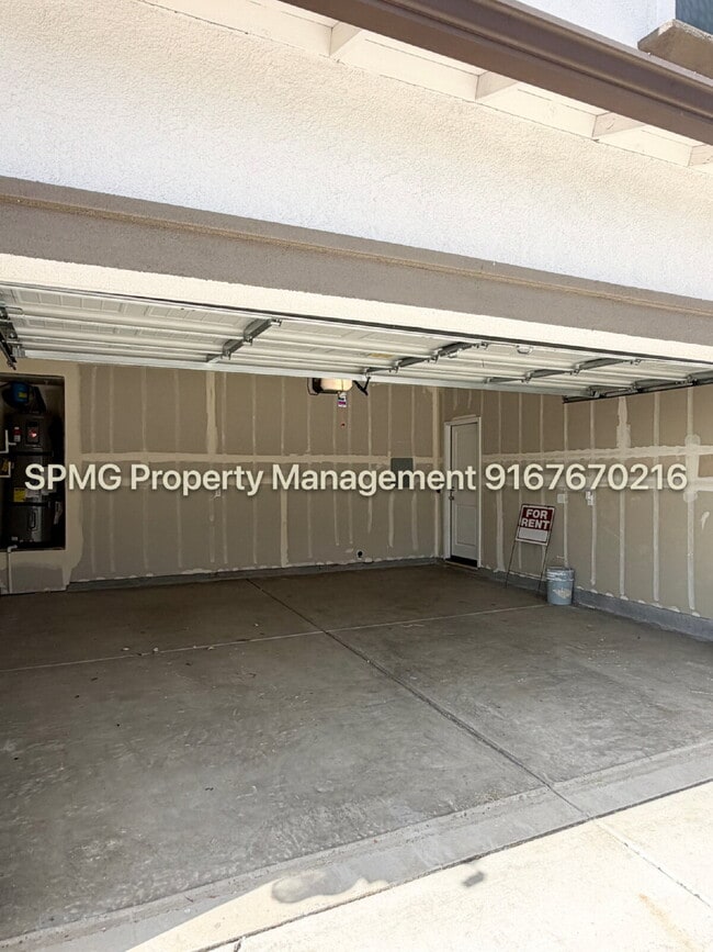 Building Photo - Twelve Bridges Home with Solar & 2-Car Garage