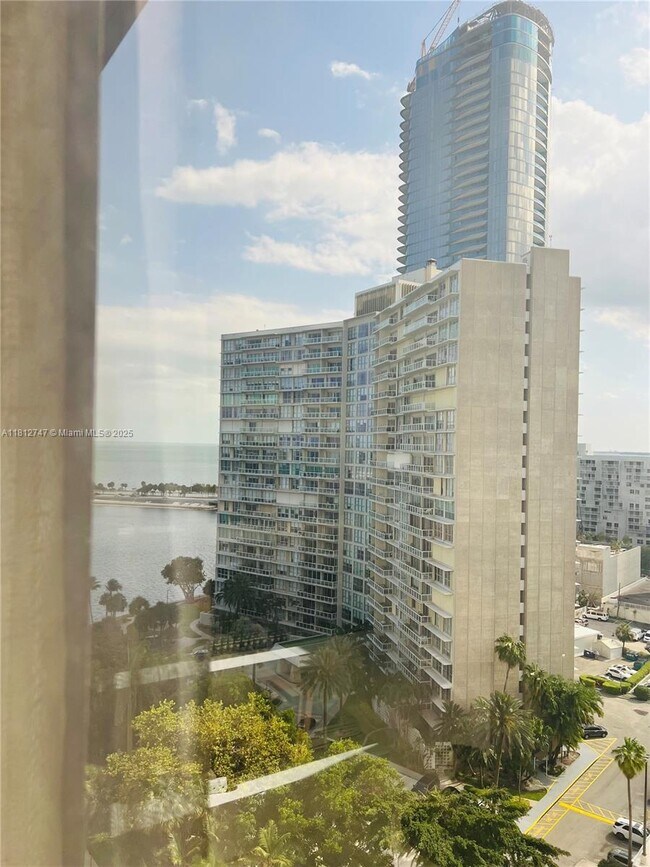 Building Photo - 2333 Brickell Ave
