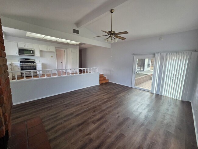 Building Photo - Stunning Via Verde home!