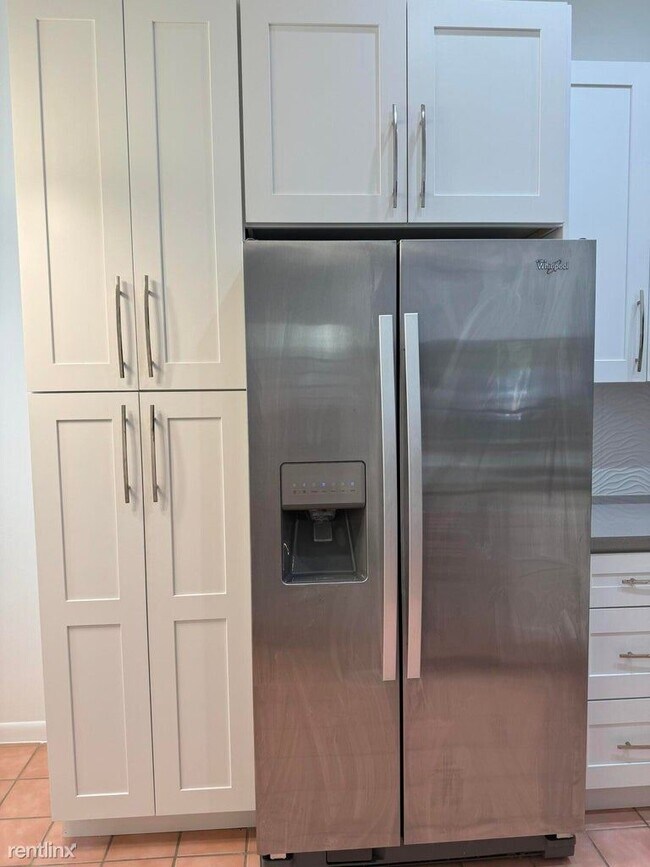 Building Photo - 3 br, 2 bath House - 5438 Verona Dr Apt I