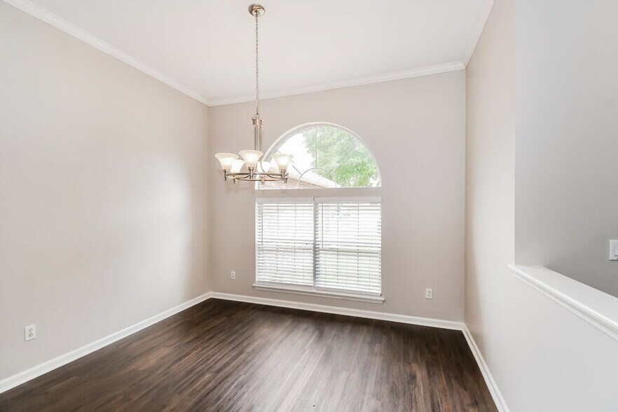 Building Photo - 5331 Whitecastle Ct