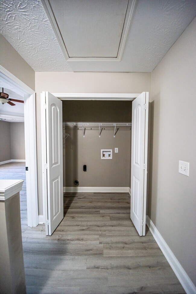 Building Photo - 8217 Lantern Ct